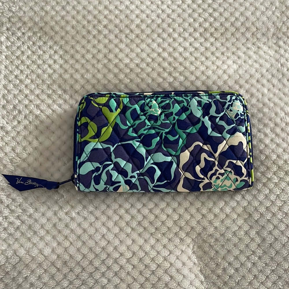 Vera Bradley Katalina Blues zip around wallet